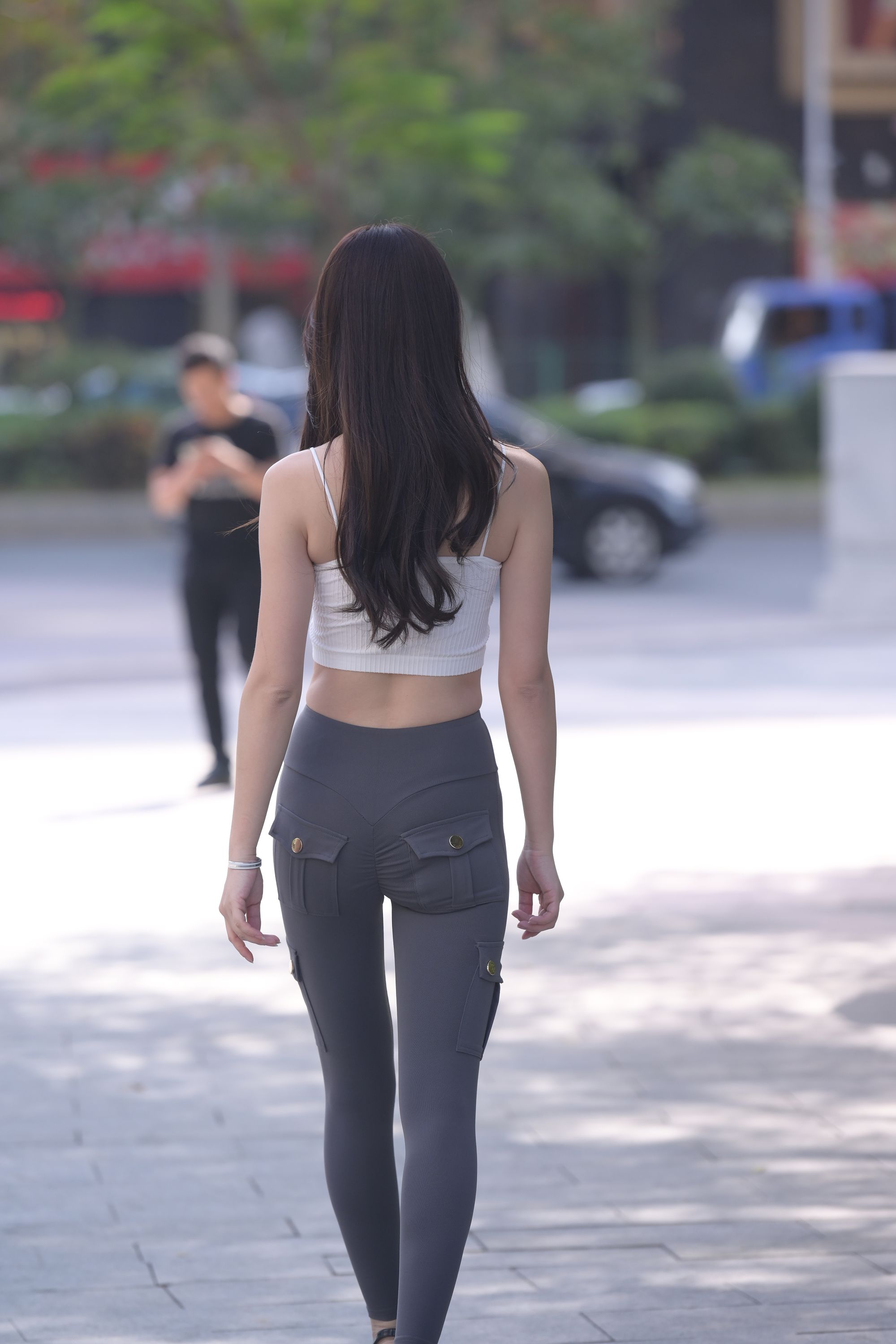 F43.灰色瑜伽紧身裤美女-身材高挑 - 第4张