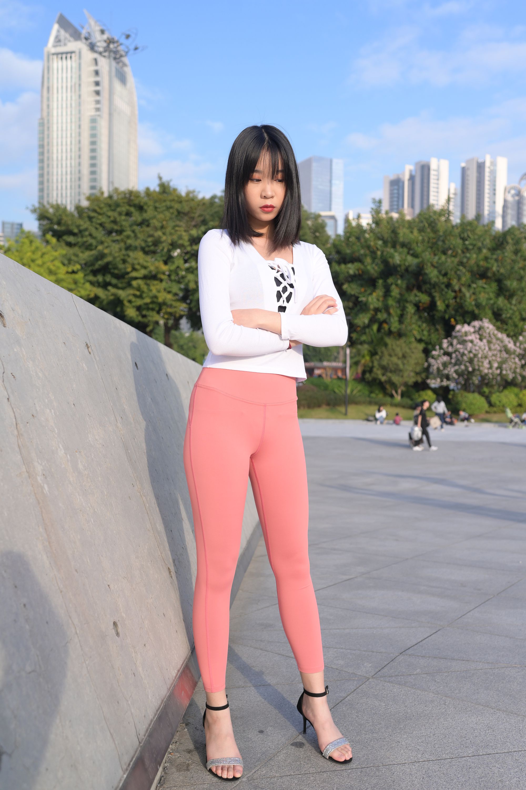 F175.粉色瑜伽裤少女.15G - 第4张