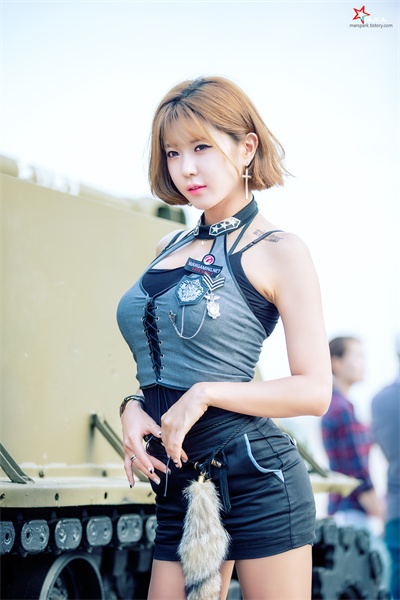 韩国顶级Showgirl许允美 釜山坦克世界[443P138M] - 第4张