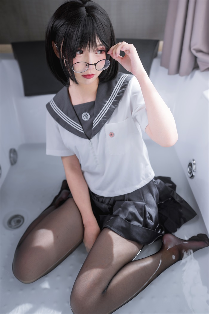 网紅Coser@面饼仙儿 - 脑内少女 嘿丝JK [25P/241MB] - 第1张