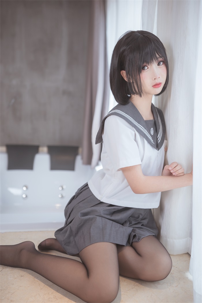 网紅Coser@面饼仙儿 - 脑内少女 嘿丝JK [25P/241MB] - 第2张