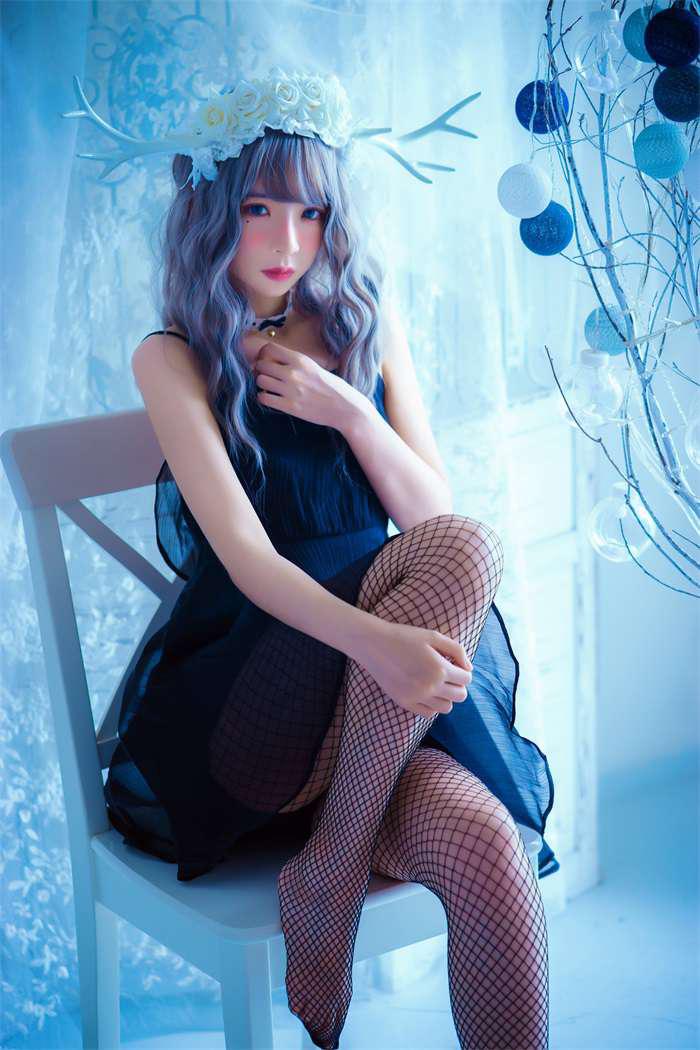 网紅Coser@疯猫ss - 黑裙 [25P/259MB] - 第1张