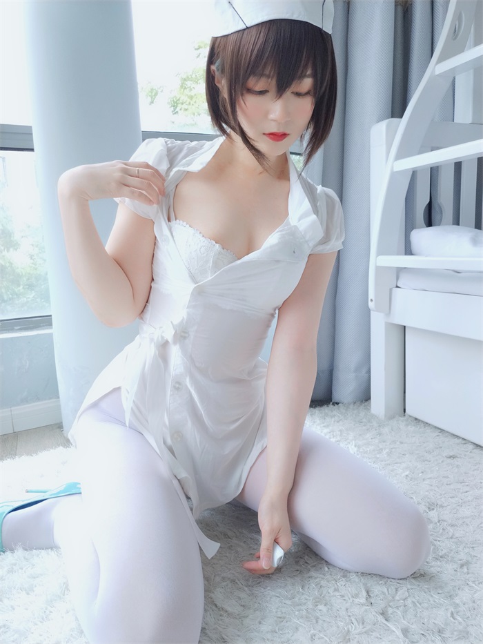 人气动漫Coser@白银81_  白丝小护士 [51P/4V/453MB] - 第2张