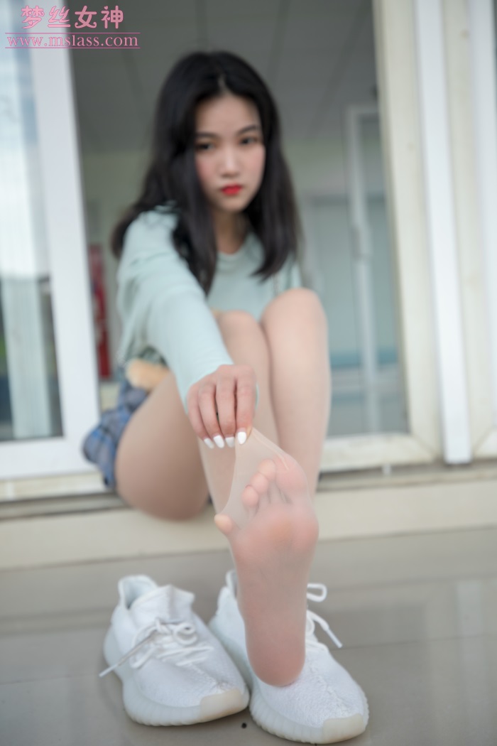 [MSLASS梦丝女神] 2019-06-12 酥酥 恬静的小白鞋丝袜 [70P/342MB] - 第2张