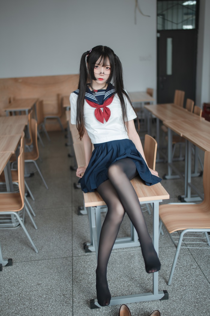 微博红人Coser@五更百鬼 JK制服 [43P/431MB] - 第1张