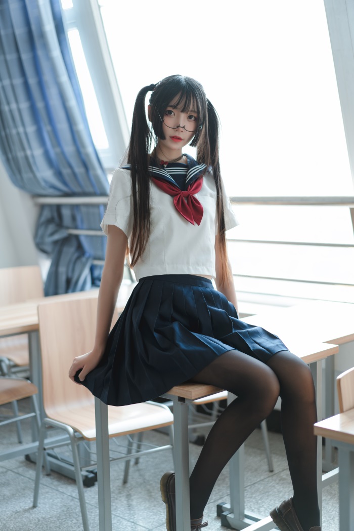 微博红人Coser@五更百鬼 JK制服 [43P/431MB] - 第3张