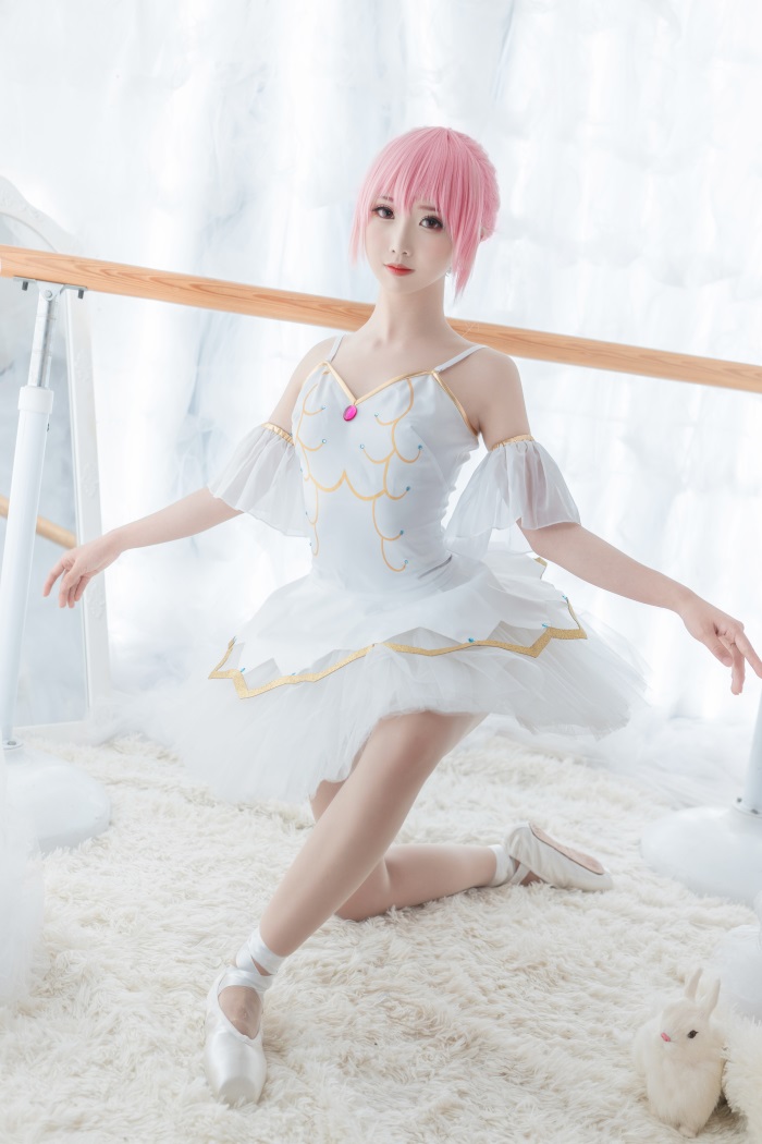 人气动漫Coser@面饼仙儿 - 小圆芭蕾 [12P/96MB] - 第3张