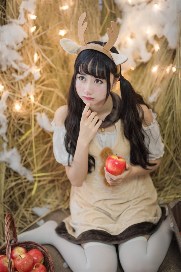 网紅Coser@木绵绵OwO - 圣诞老人和驯鹿酱 [46P/171MB] - 第3张