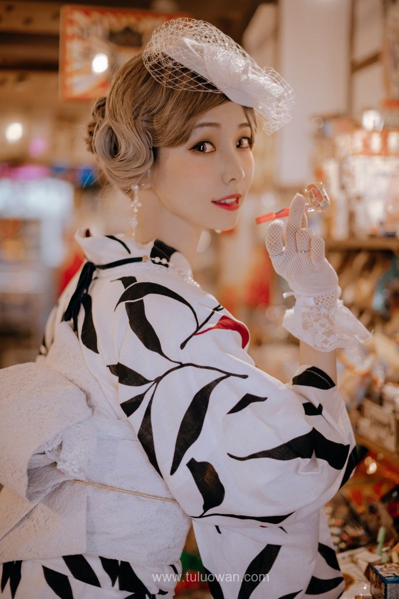 台湾Coser@ElyEE子 Retro Kimono [38P/124MB] - 第2张