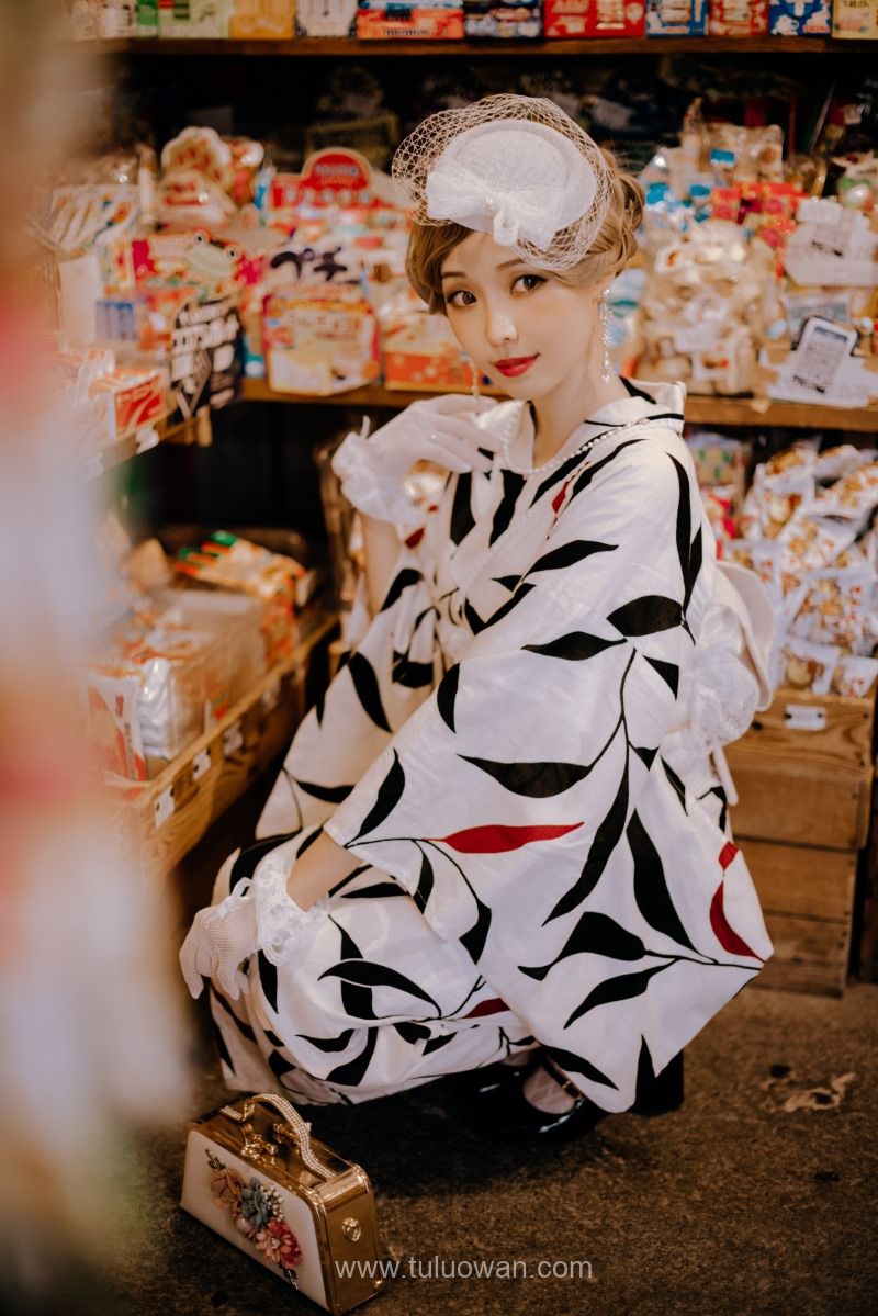 台湾Coser@ElyEE子 Retro Kimono [38P/124MB] - 第4张